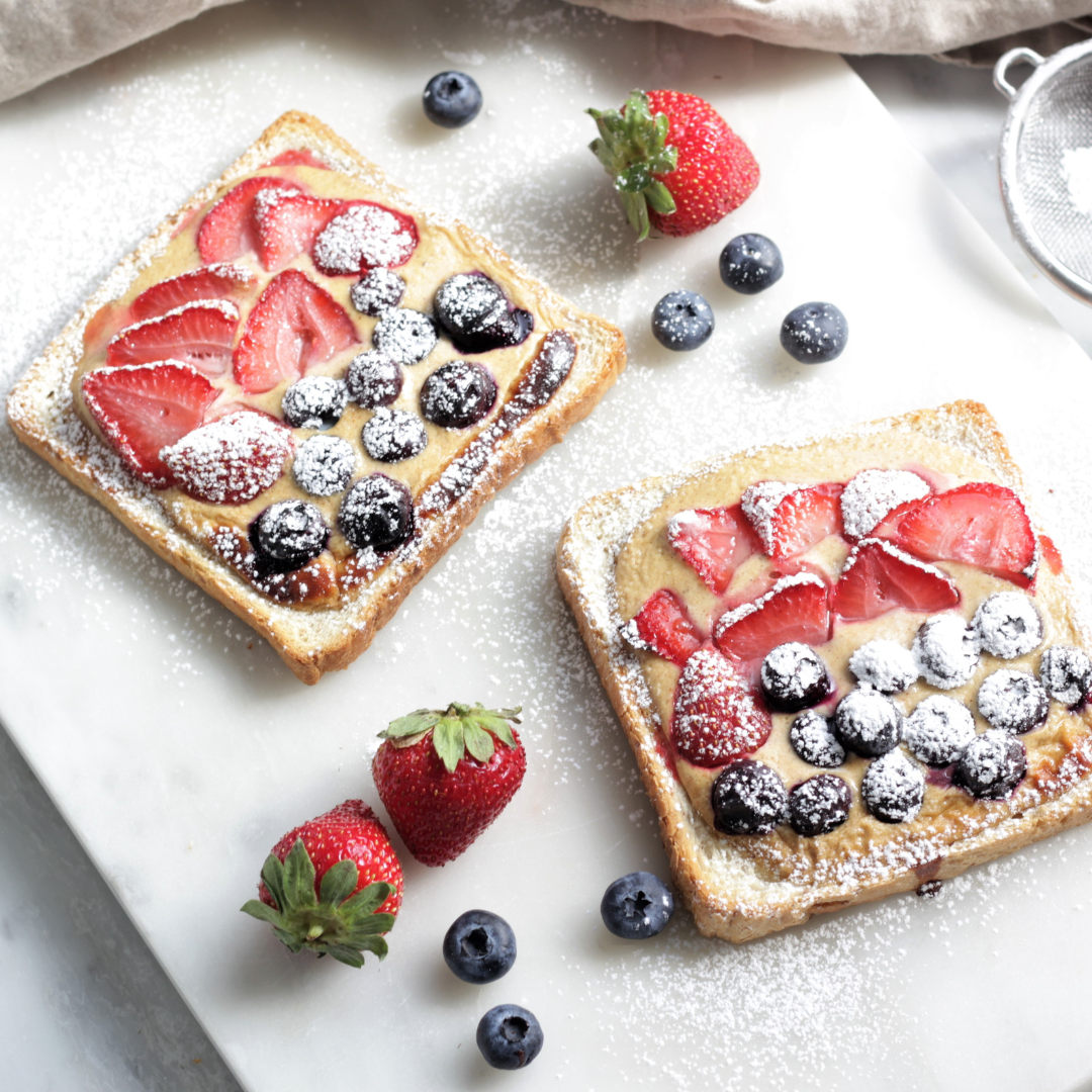 Crustard toast with Ísey vanilla skyr
